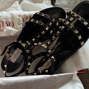 SLIGHTLY WORN Valentino Garavani Rockstud Rubber Sandals
